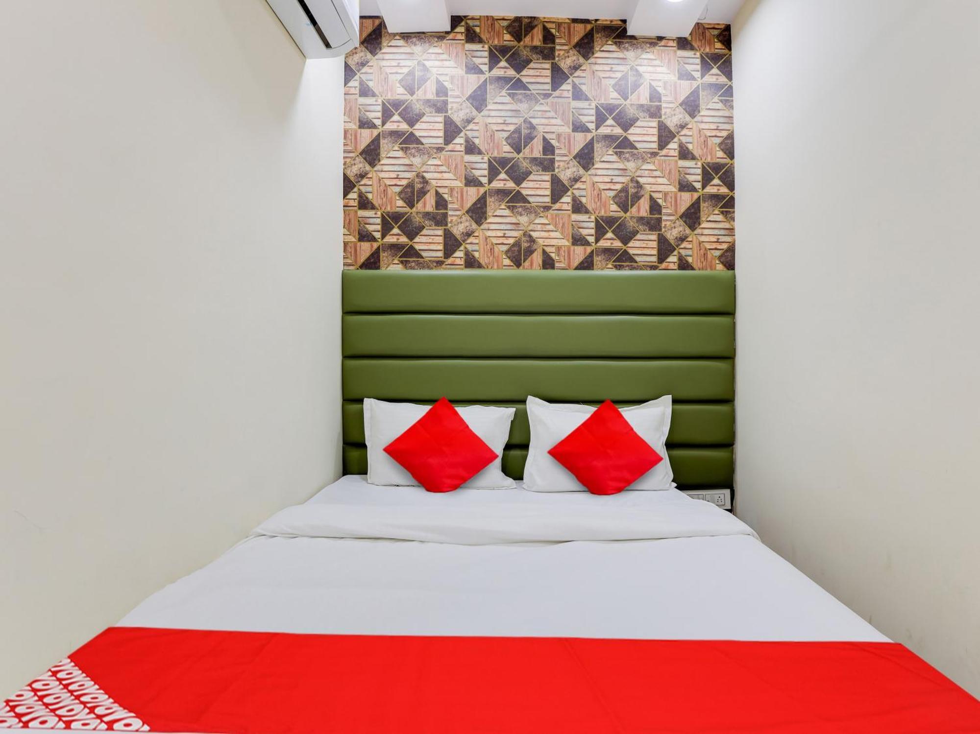 Hotel O Kb Villa Ahmedabad Buitenkant foto